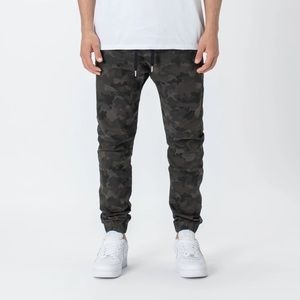 Zanerobe Sureshot Joggers in Dark Camo